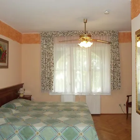 Sir David Balaton Castle Chalet Balatonszepezd