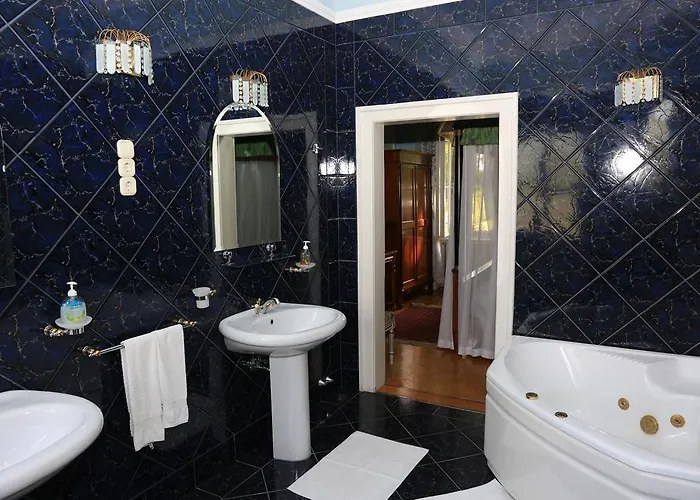 Sir David Balaton Castle *