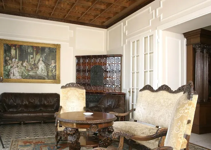 Sir David Balaton Castle Dağ evi