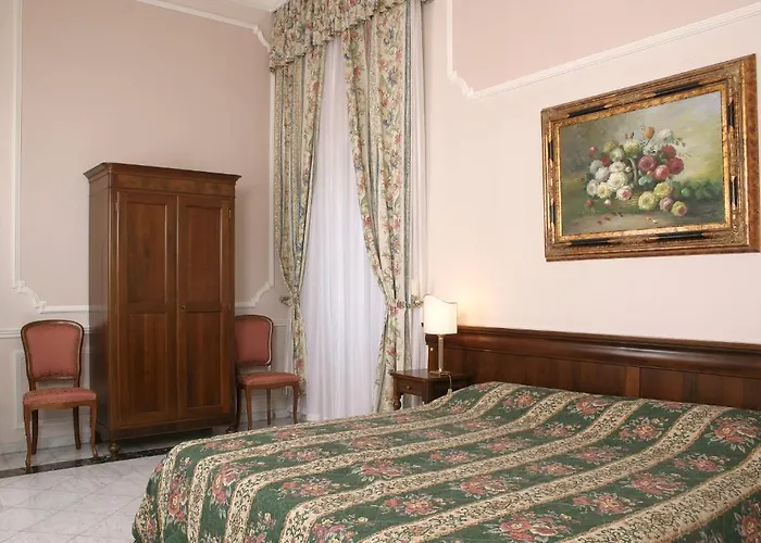 Sir David Balaton Castle シャレー