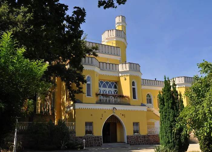 Sir David Balaton Castle バラトンセペズド