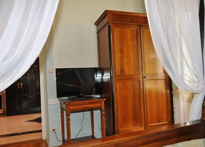 Sir David Balaton Castle