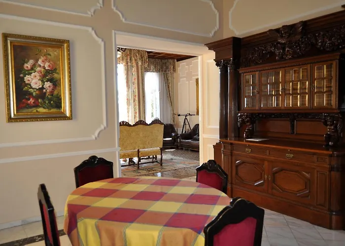 Sir David Balaton Castle בקתה *